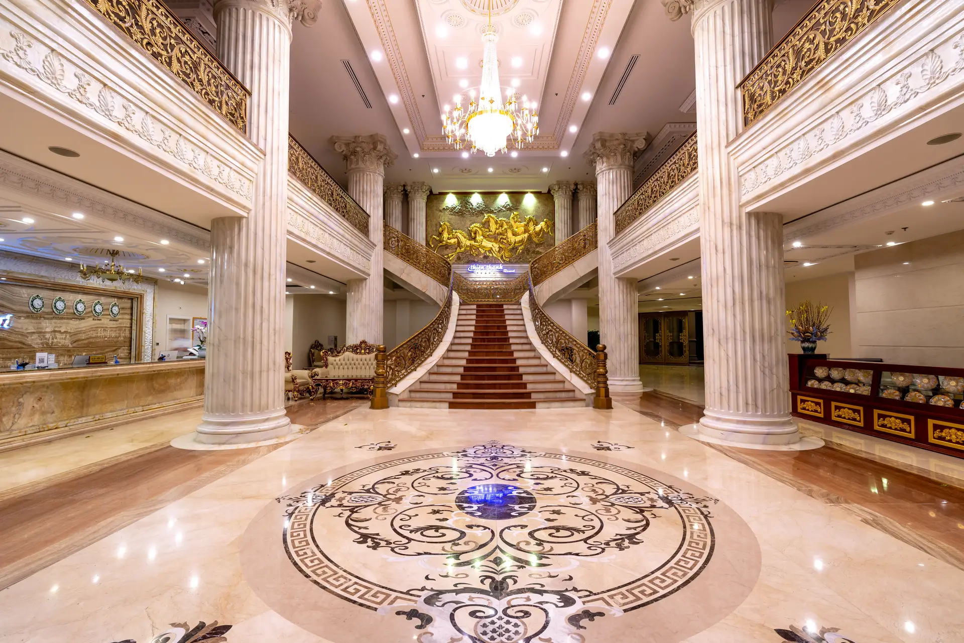 Cairnpathgroup Casino Hotel Lobby